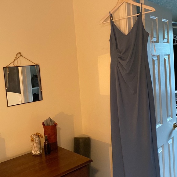 Formal dress - Picture 2 of 8